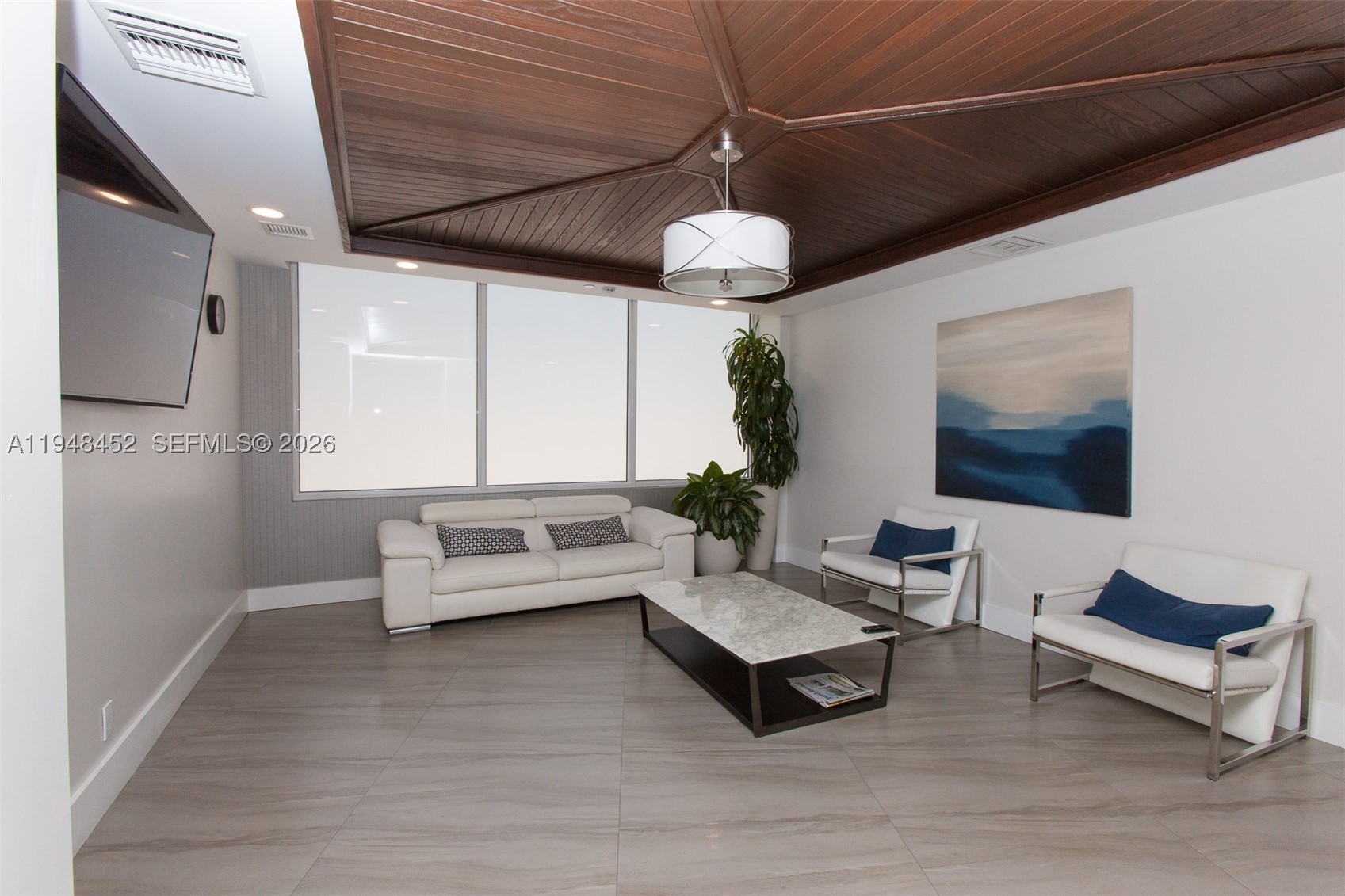 20281 E Country Club Dr #405, Aventura FL 33180