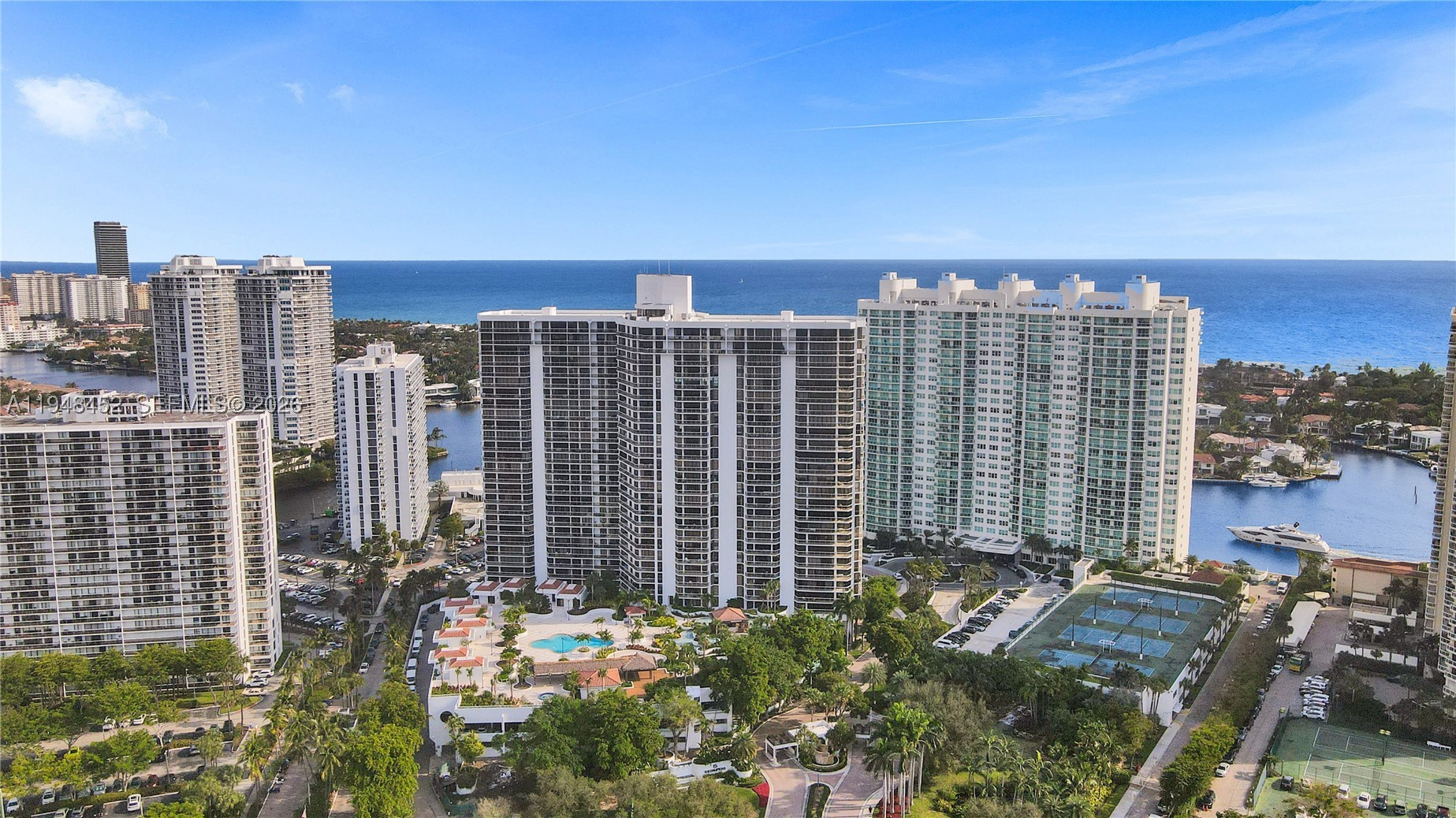20281 E Country Club Dr #405, Aventura FL 33180