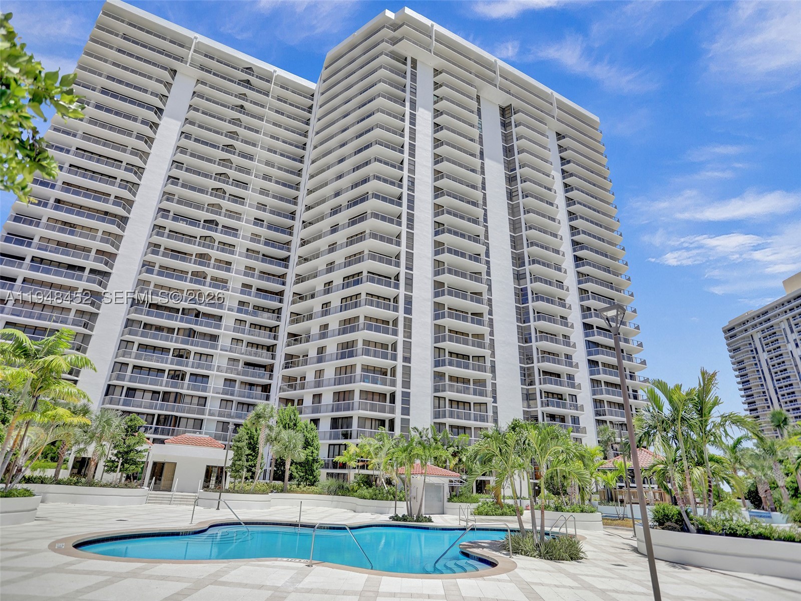 20281 E Country Club Dr #405, Aventura FL 33180