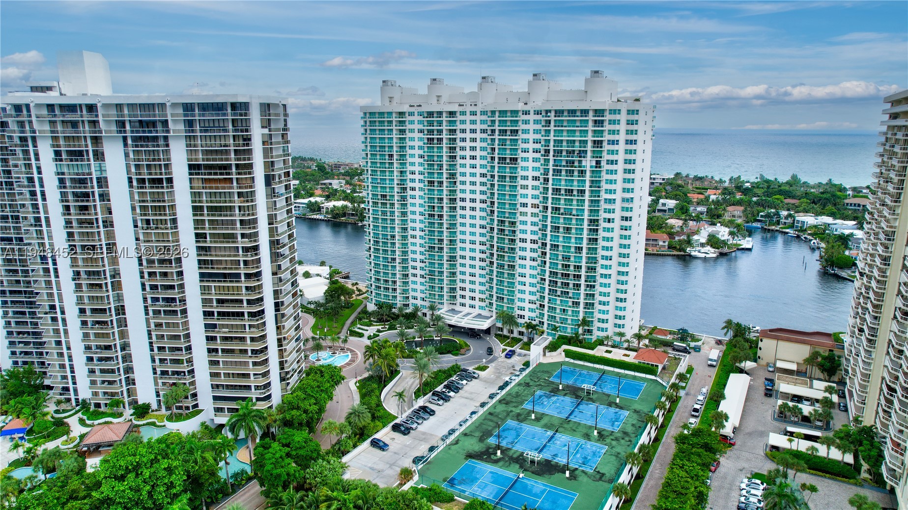 20281 E Country Club Dr #405, Aventura FL 33180