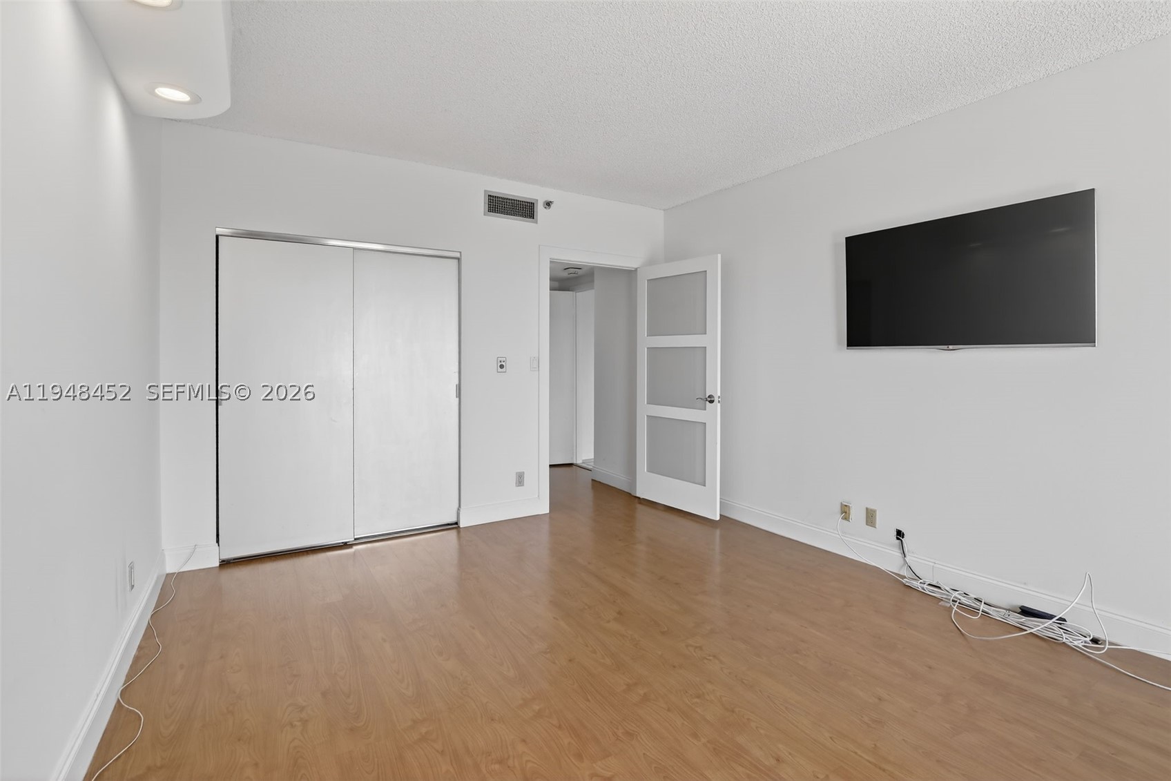 20281 E Country Club Dr #405, Aventura FL 33180