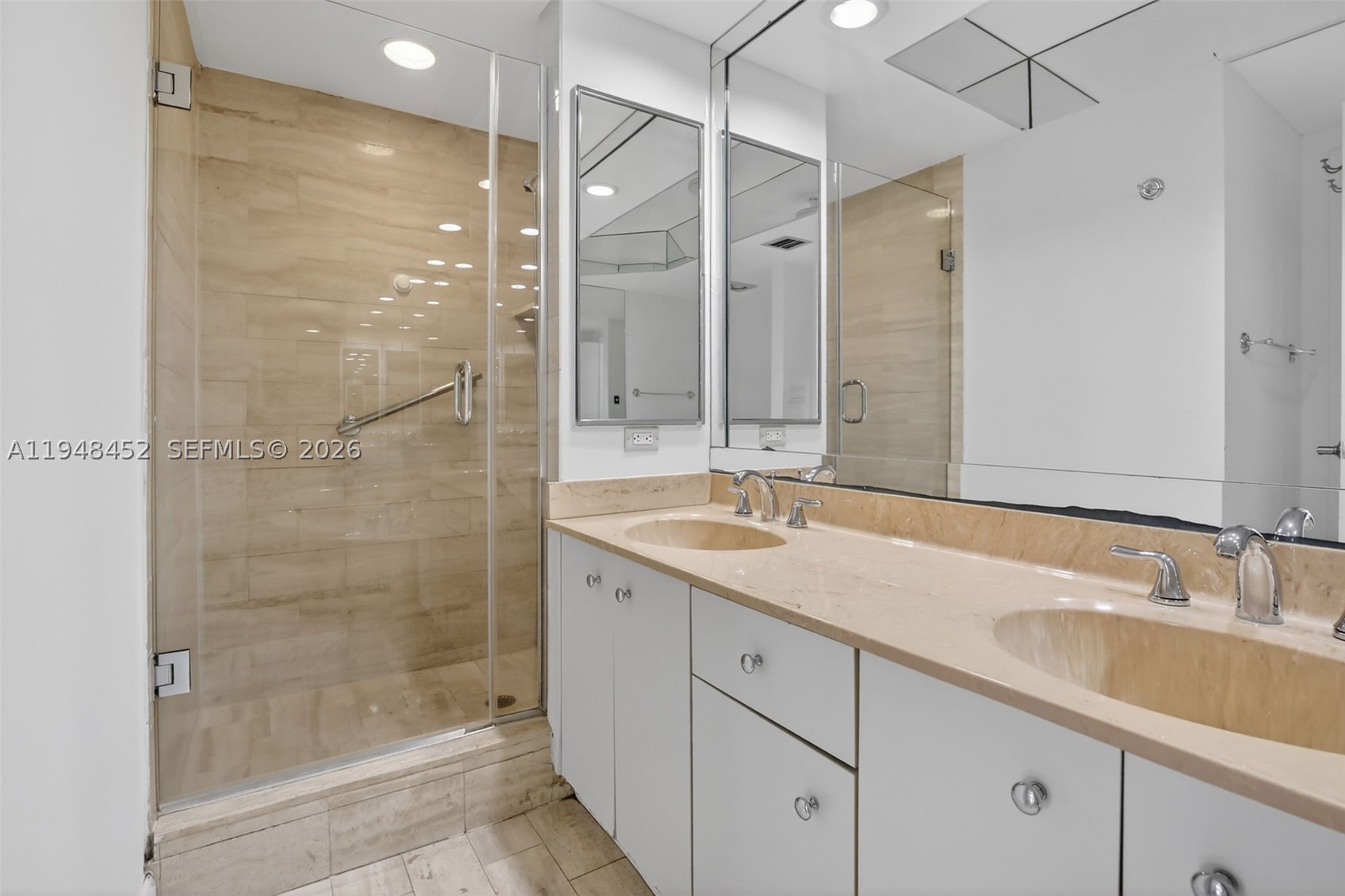 20281 E Country Club Dr #405, Aventura FL 33180