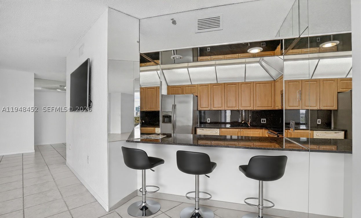 20281 E Country Club Dr #405, Aventura FL 33180