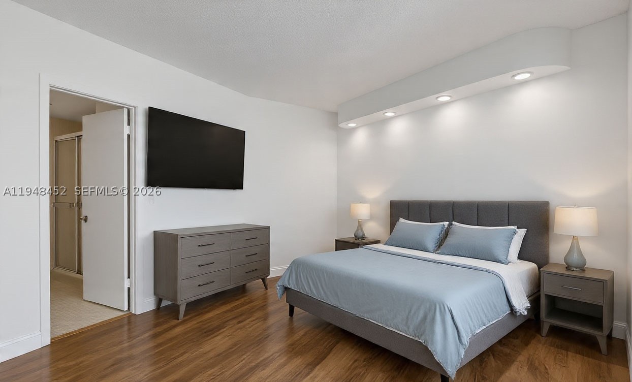 20281 E Country Club Dr #405, Aventura FL 33180