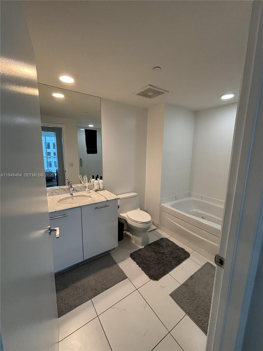 500 Brickell Ave #3408, Miami FL 33131
