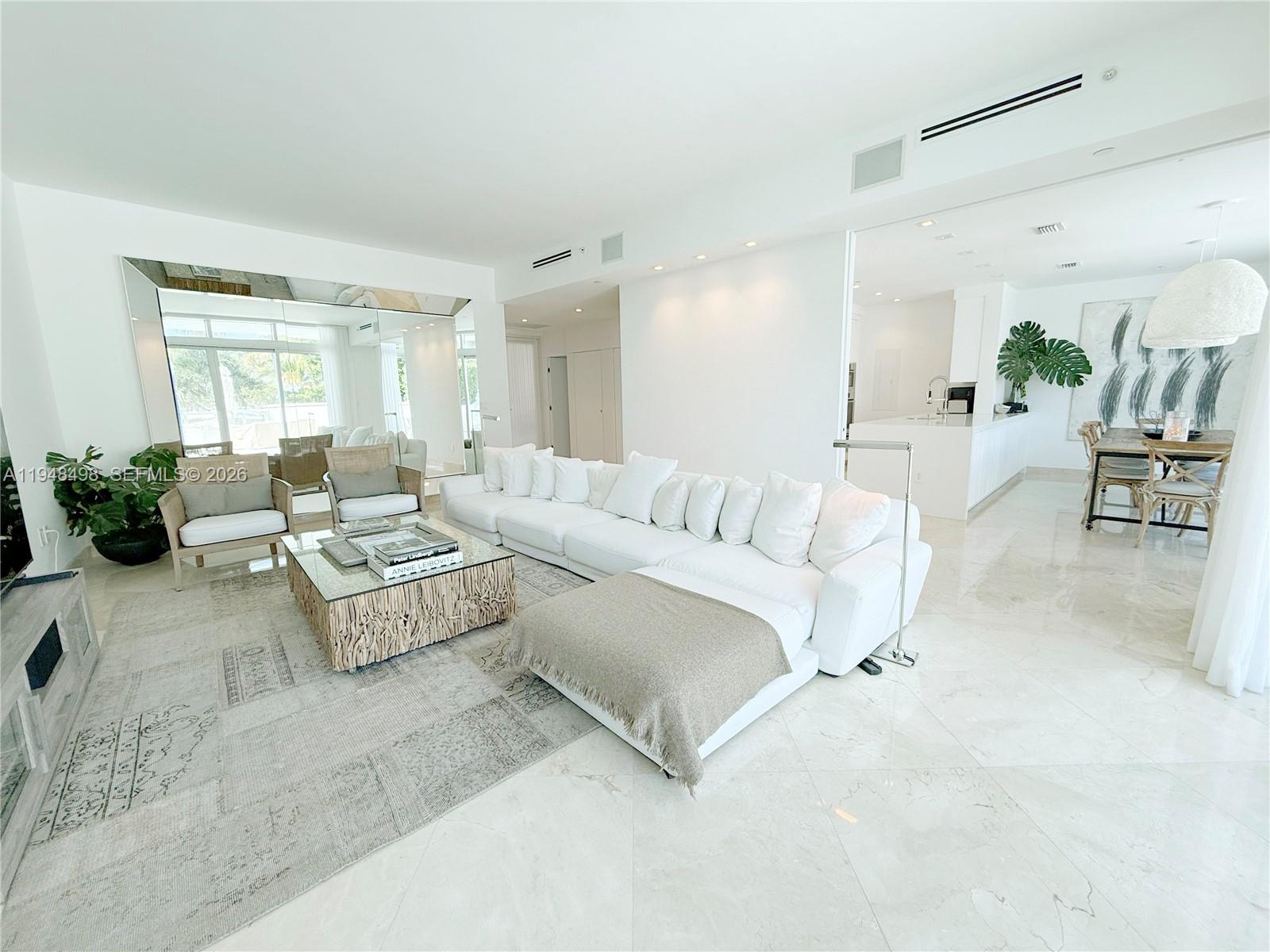 50 S Pointe Dr #TWN2, Miami Beach FL 33139