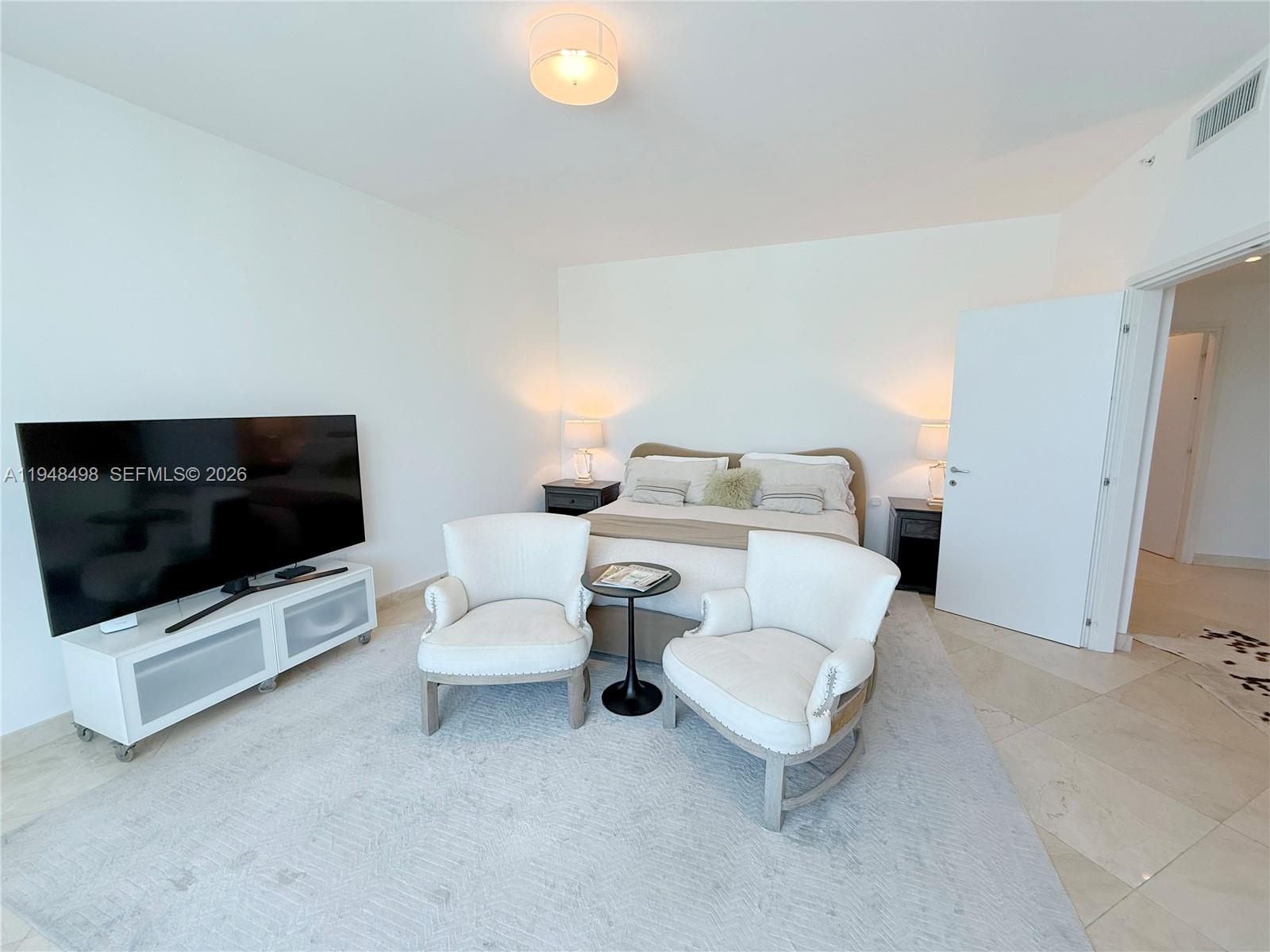 50 S Pointe Dr #TWN2, Miami Beach FL 33139