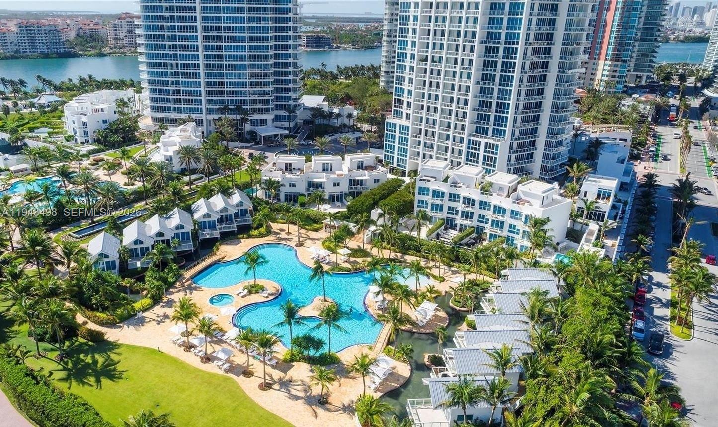 50 S Pointe Dr #TWN2, Miami Beach FL 33139