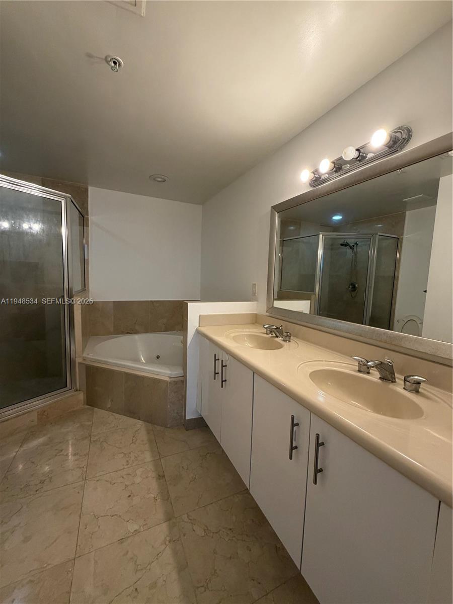 7900 Harbor Island Dr #1216, North Bay Village FL 33141