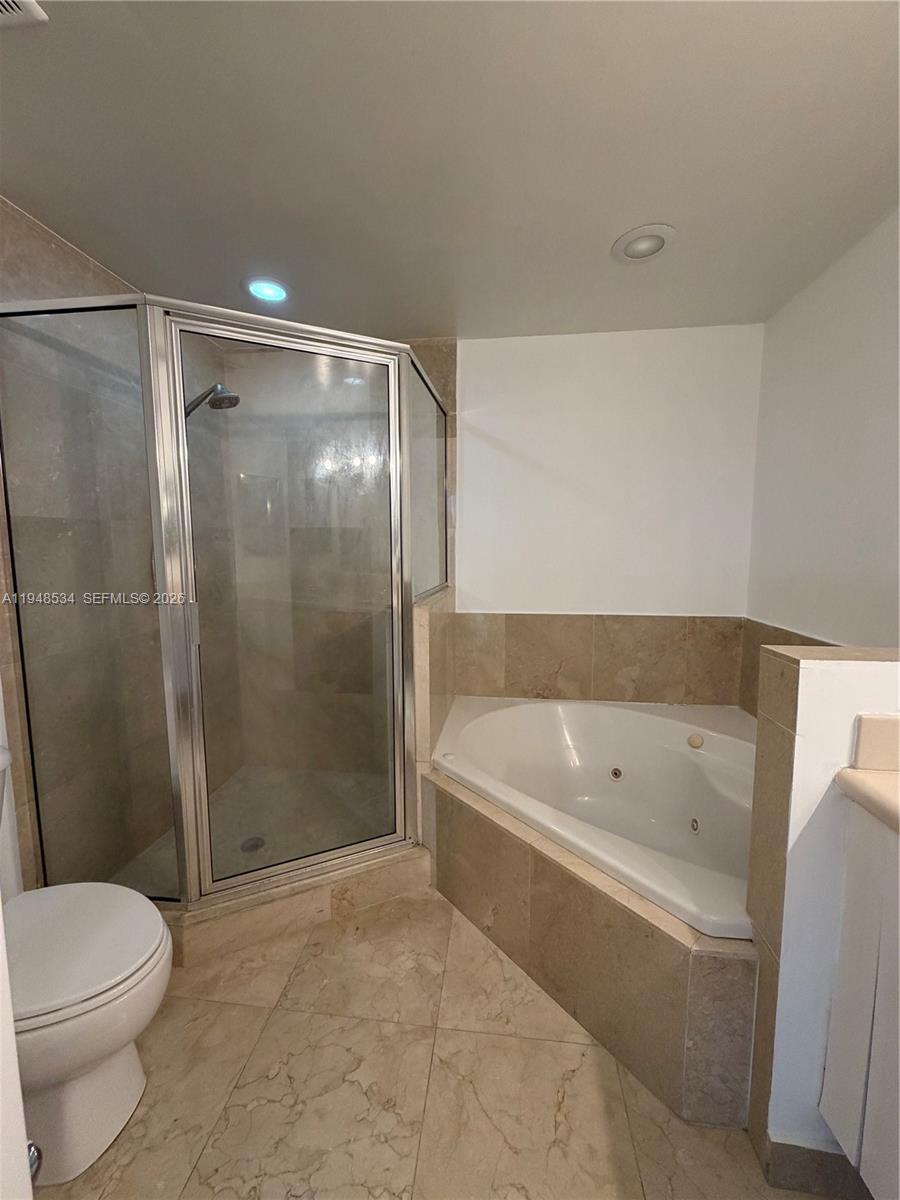 7900 Harbor Island Dr #1216, North Bay Village FL 33141