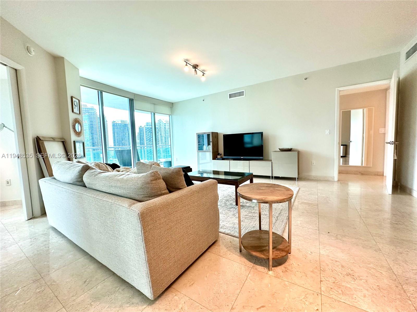 350 S Miami Ave #3302, Miami FL 33130