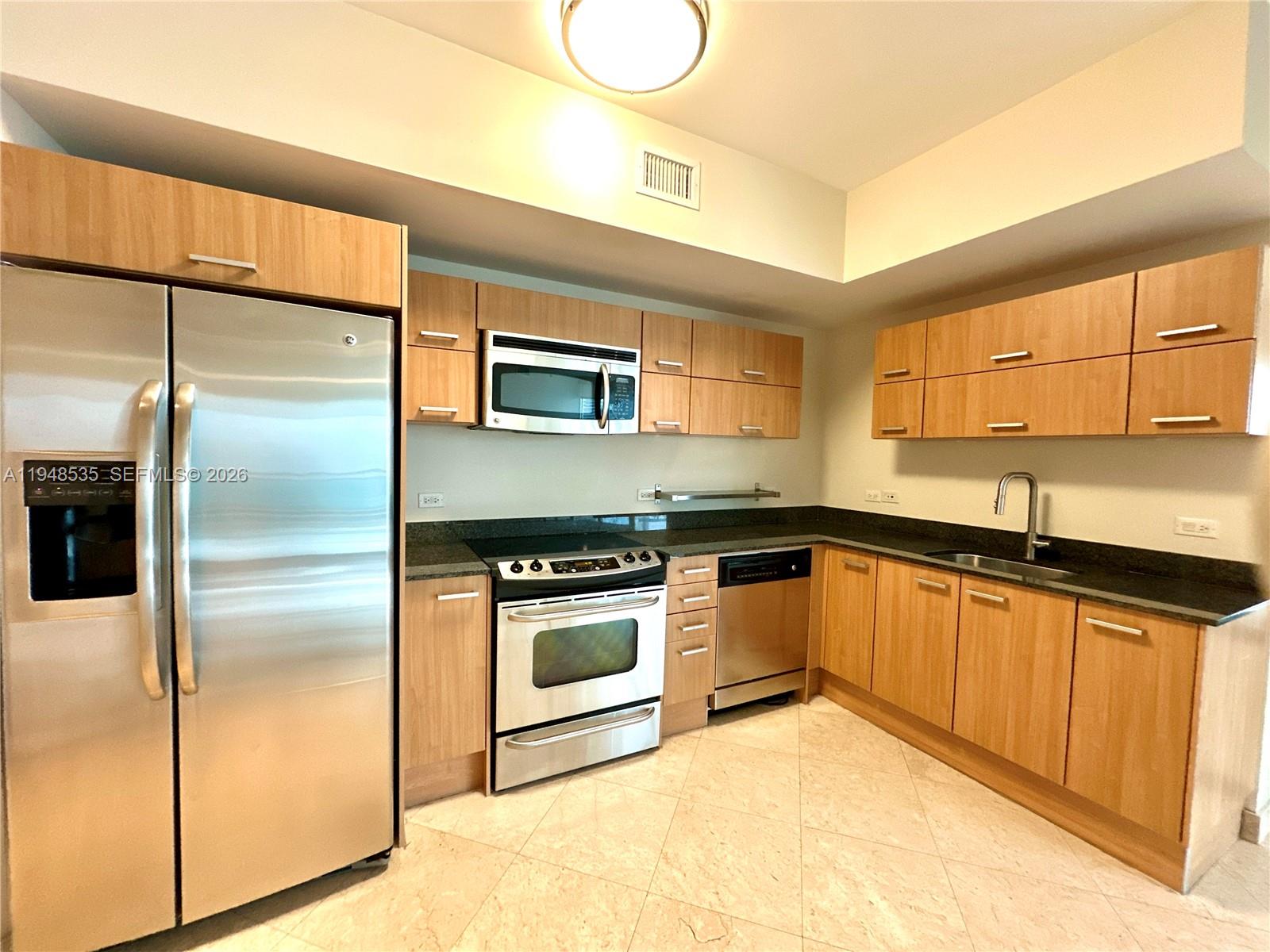 350 S Miami Ave #3302, Miami FL 33130