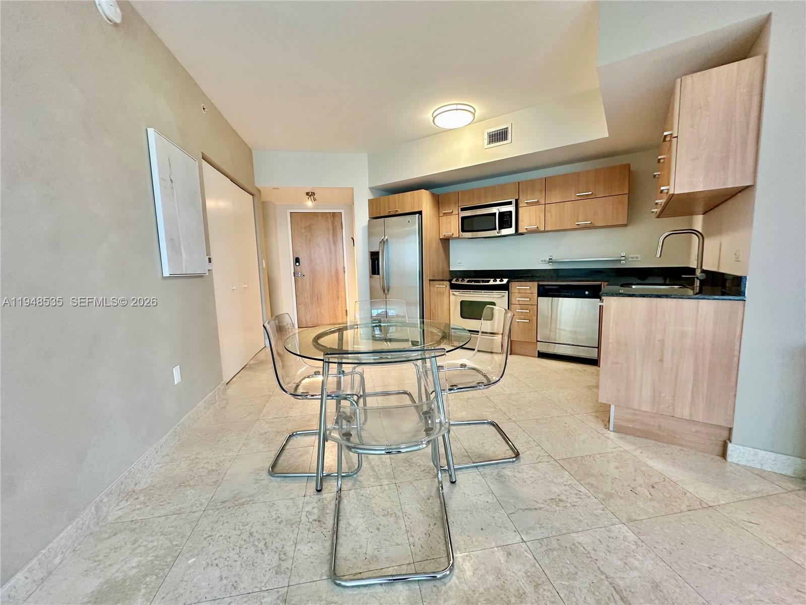 350 S Miami Ave #3302, Miami FL 33130