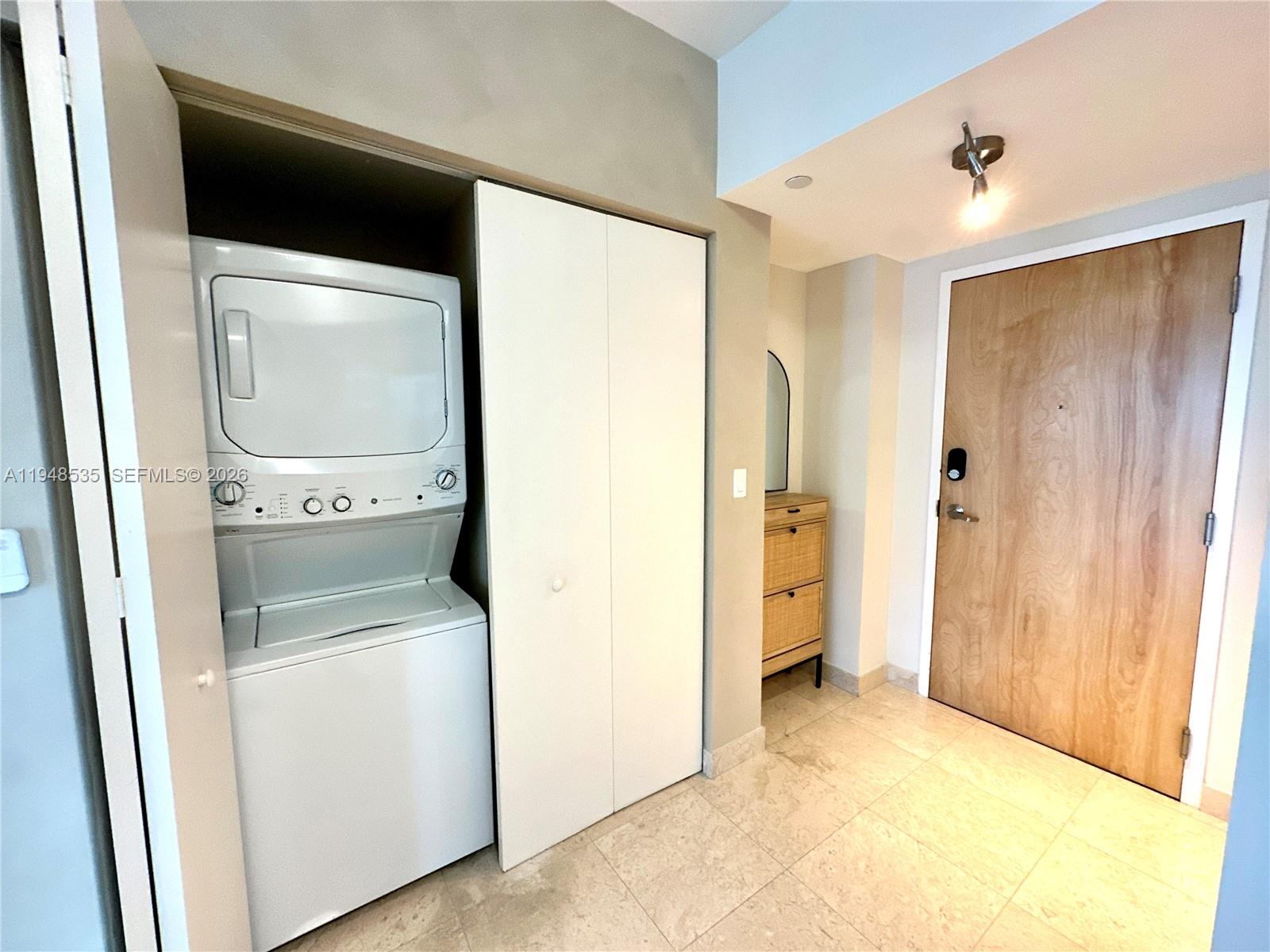 350 S Miami Ave #3302, Miami FL 33130