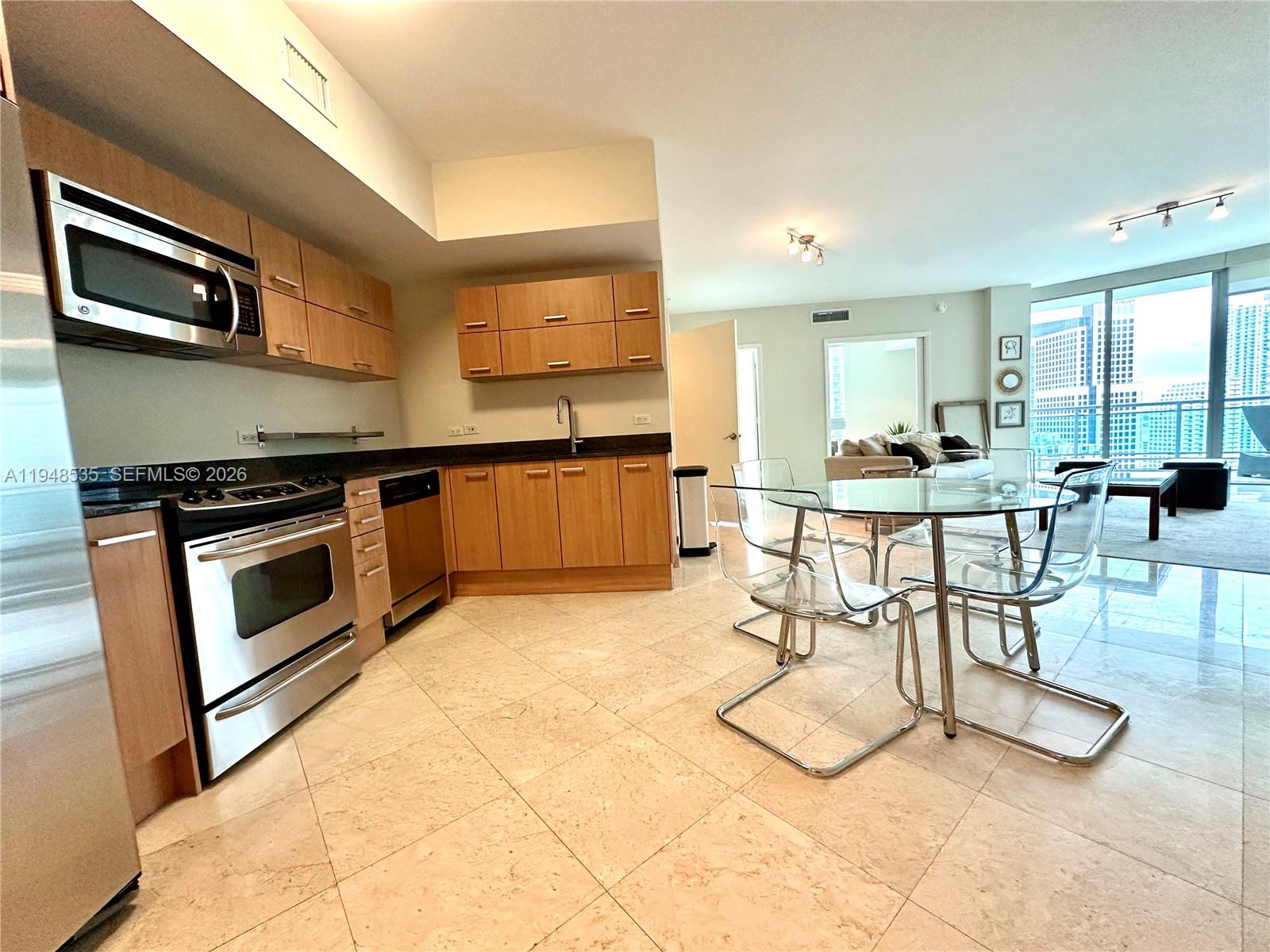 350 S Miami Ave #3302, Miami FL 33130
