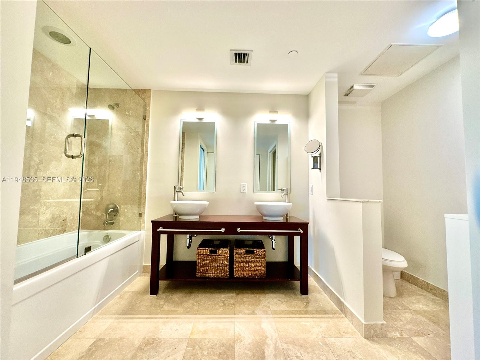 350 S Miami Ave #3302, Miami FL 33130