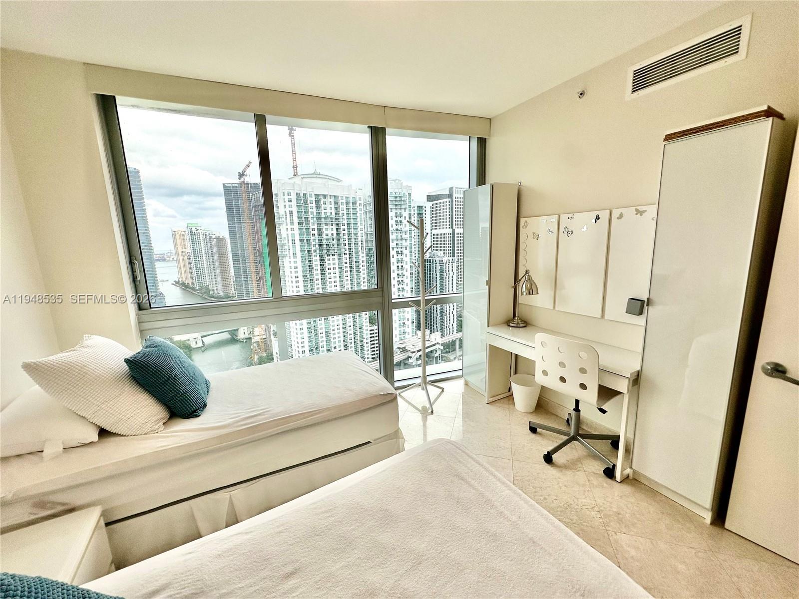 350 S Miami Ave #3302, Miami FL 33130