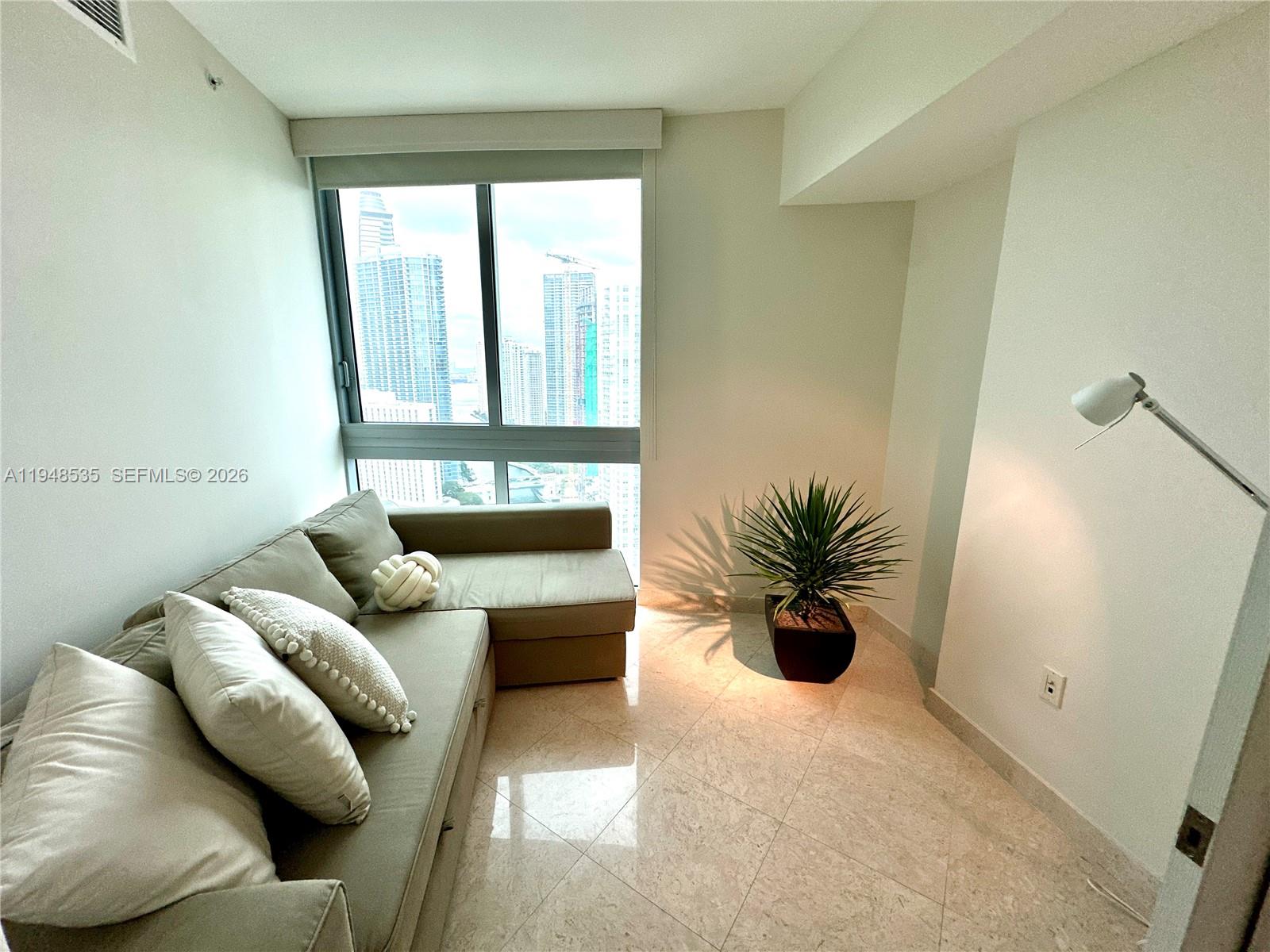 350 S Miami Ave #3302, Miami FL 33130