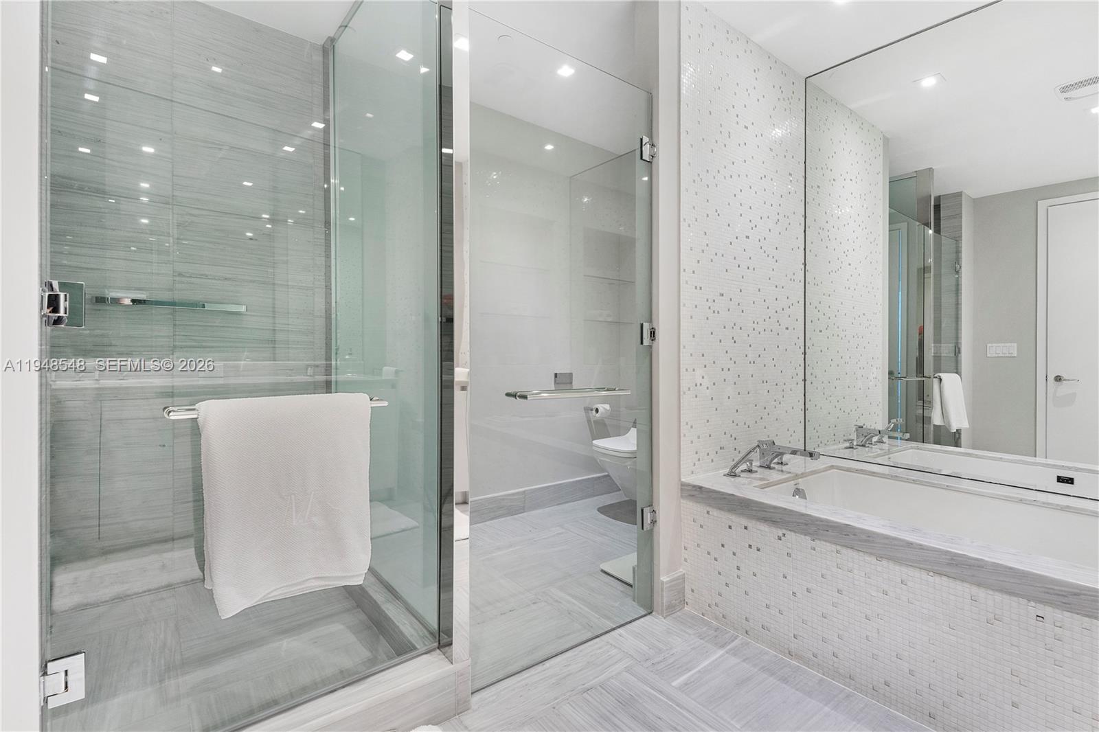 16901 Collins Ave #3005, Sunny Isles Beach FL 33160