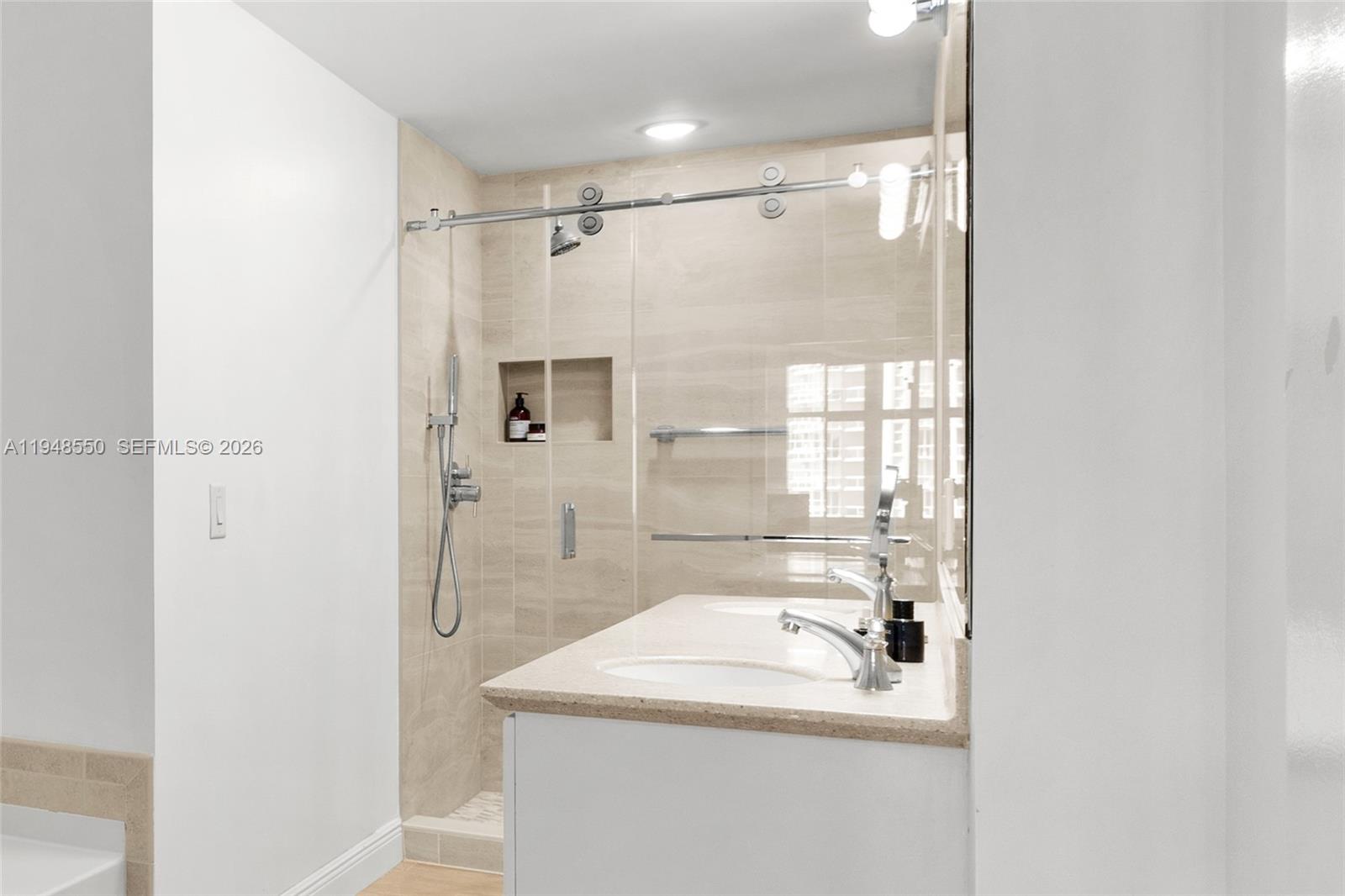3340 NE 190th St #908, Aventura FL 33180