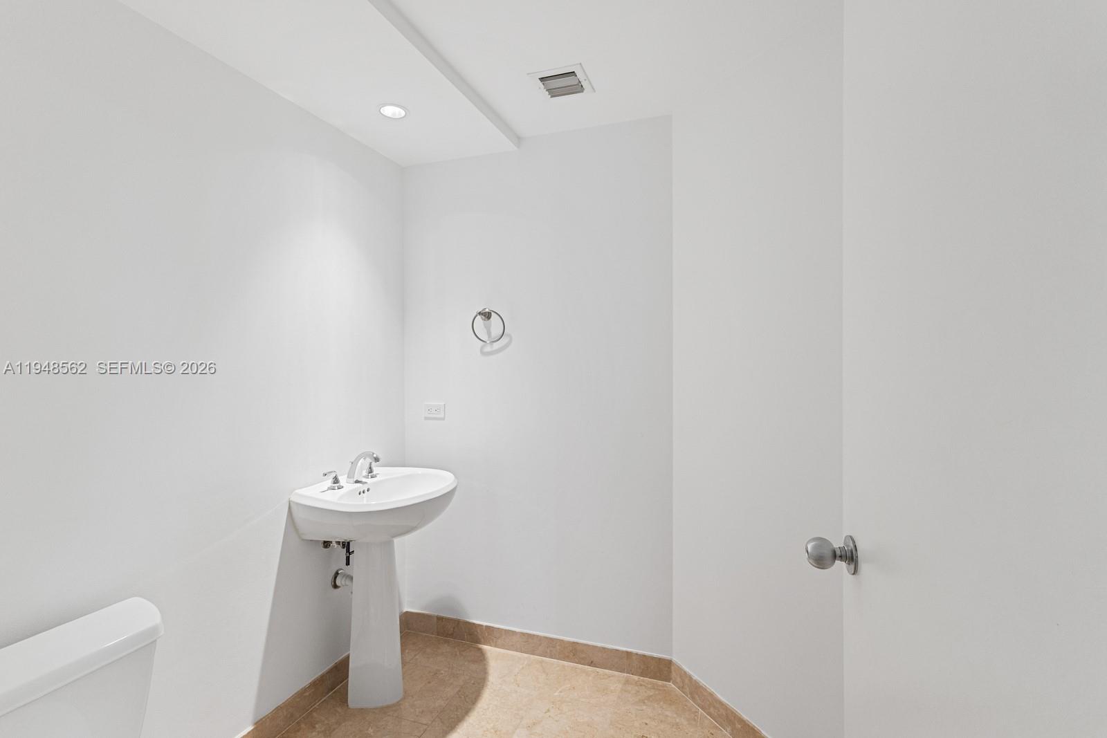 801 Brickell Key Blvd #1005, Miami FL 33131