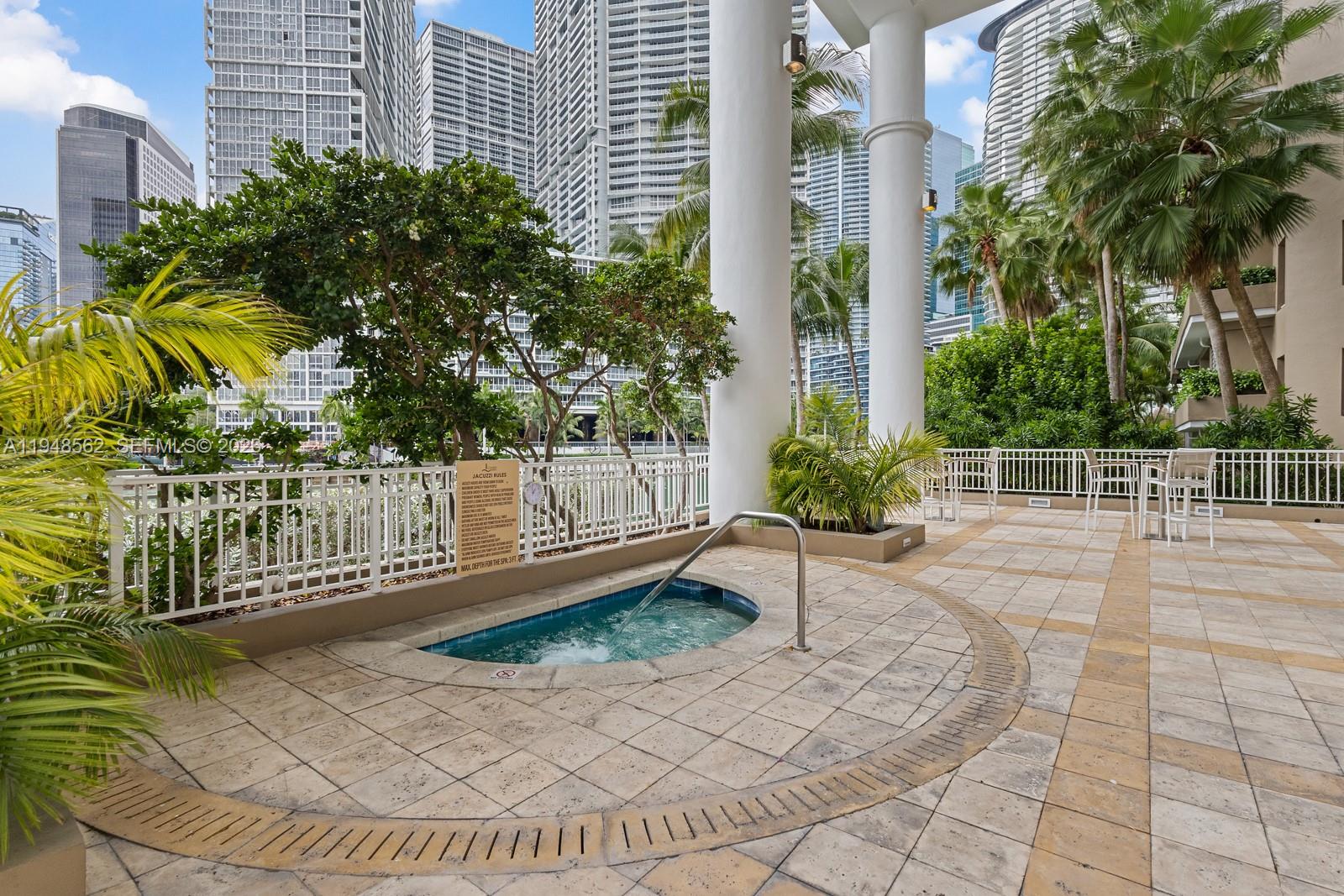 801 Brickell Key Blvd #1005, Miami FL 33131