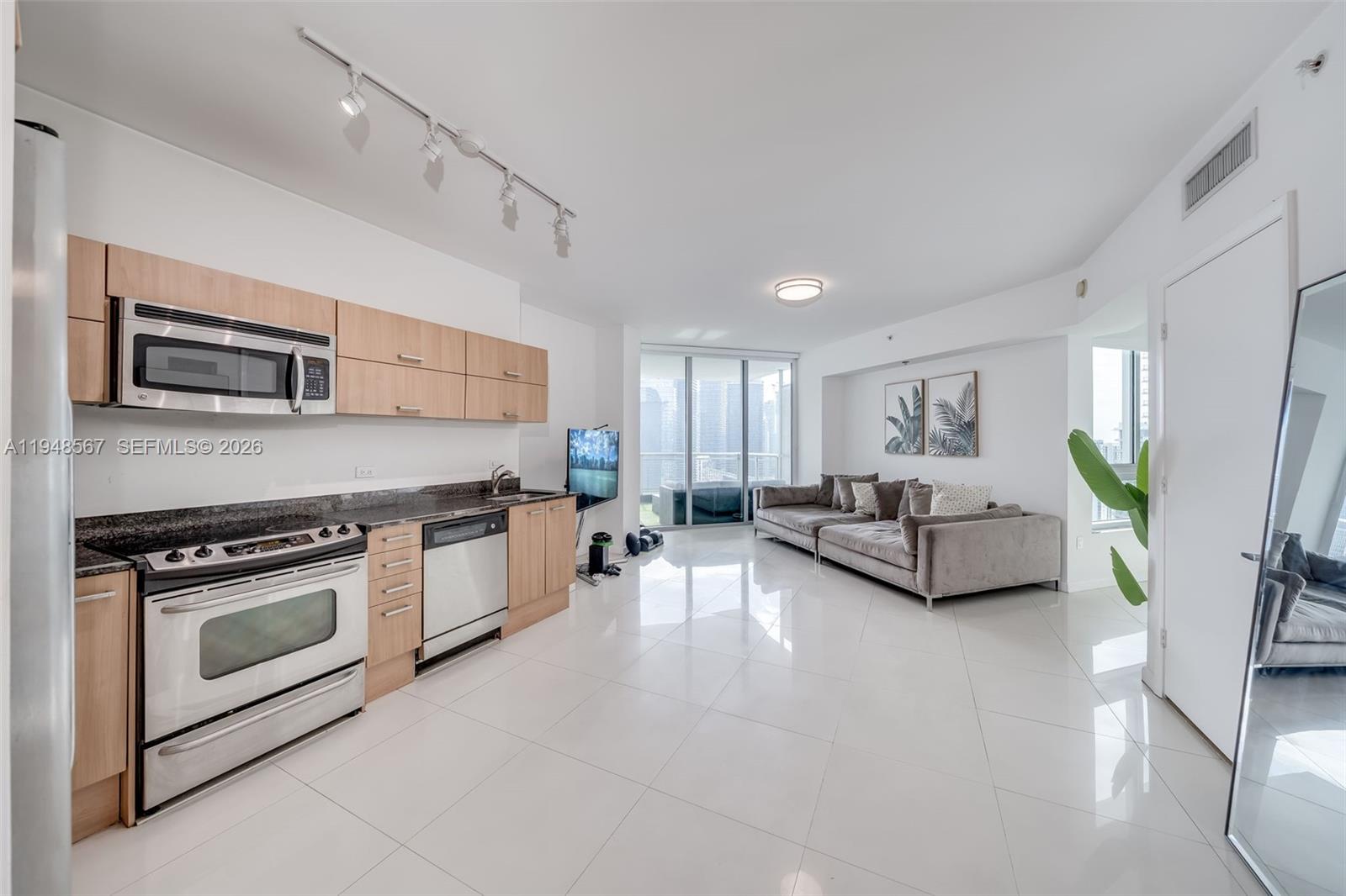 350 S Miami Ave #3408, Miami FL 33130