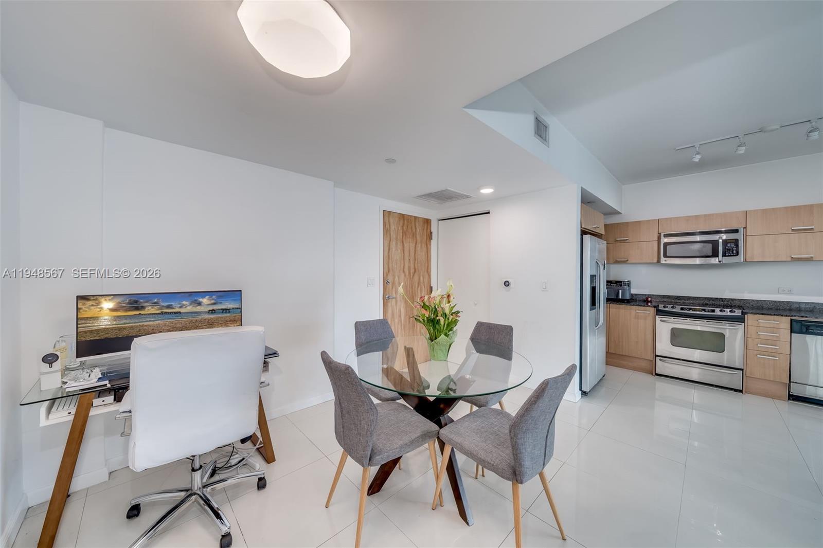 350 S Miami Ave #3408, Miami FL 33130