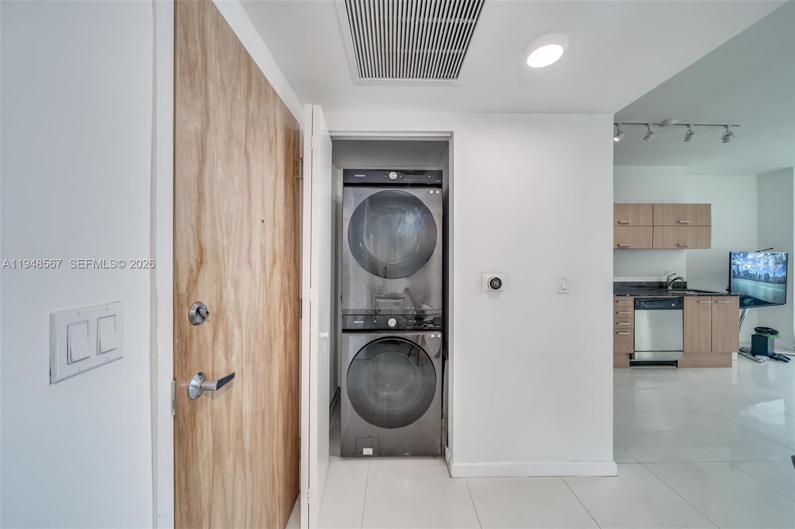 350 S Miami Ave #3408, Miami FL 33130