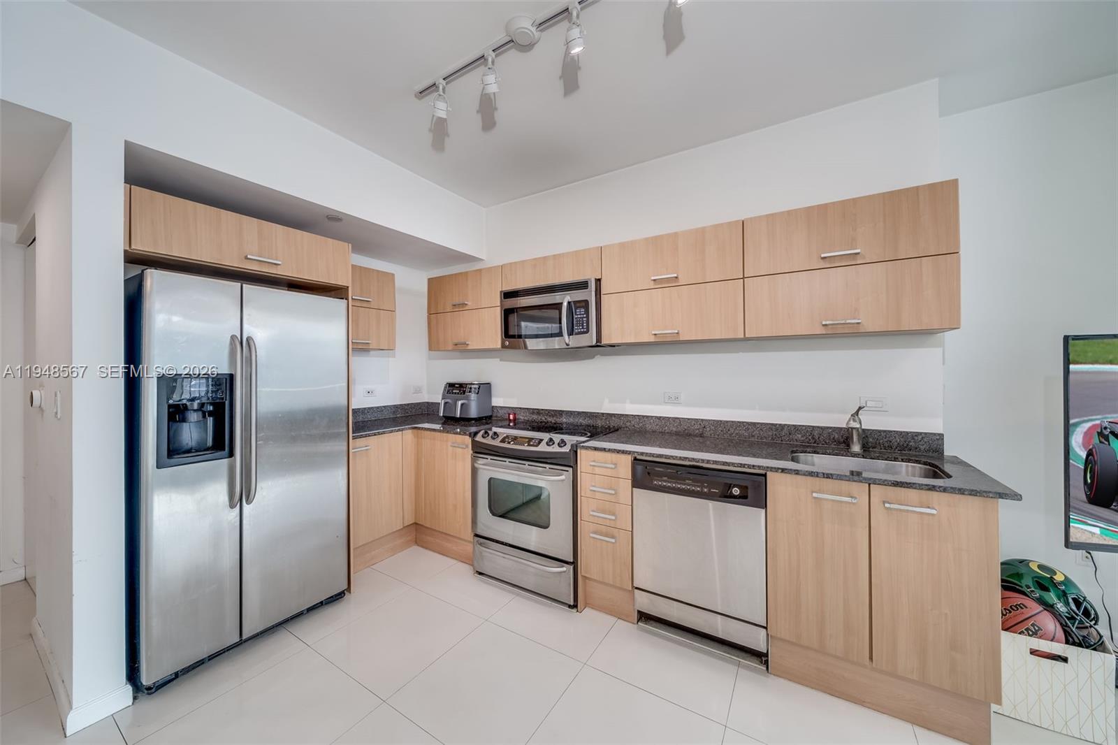 350 S Miami Ave #3408, Miami FL 33130