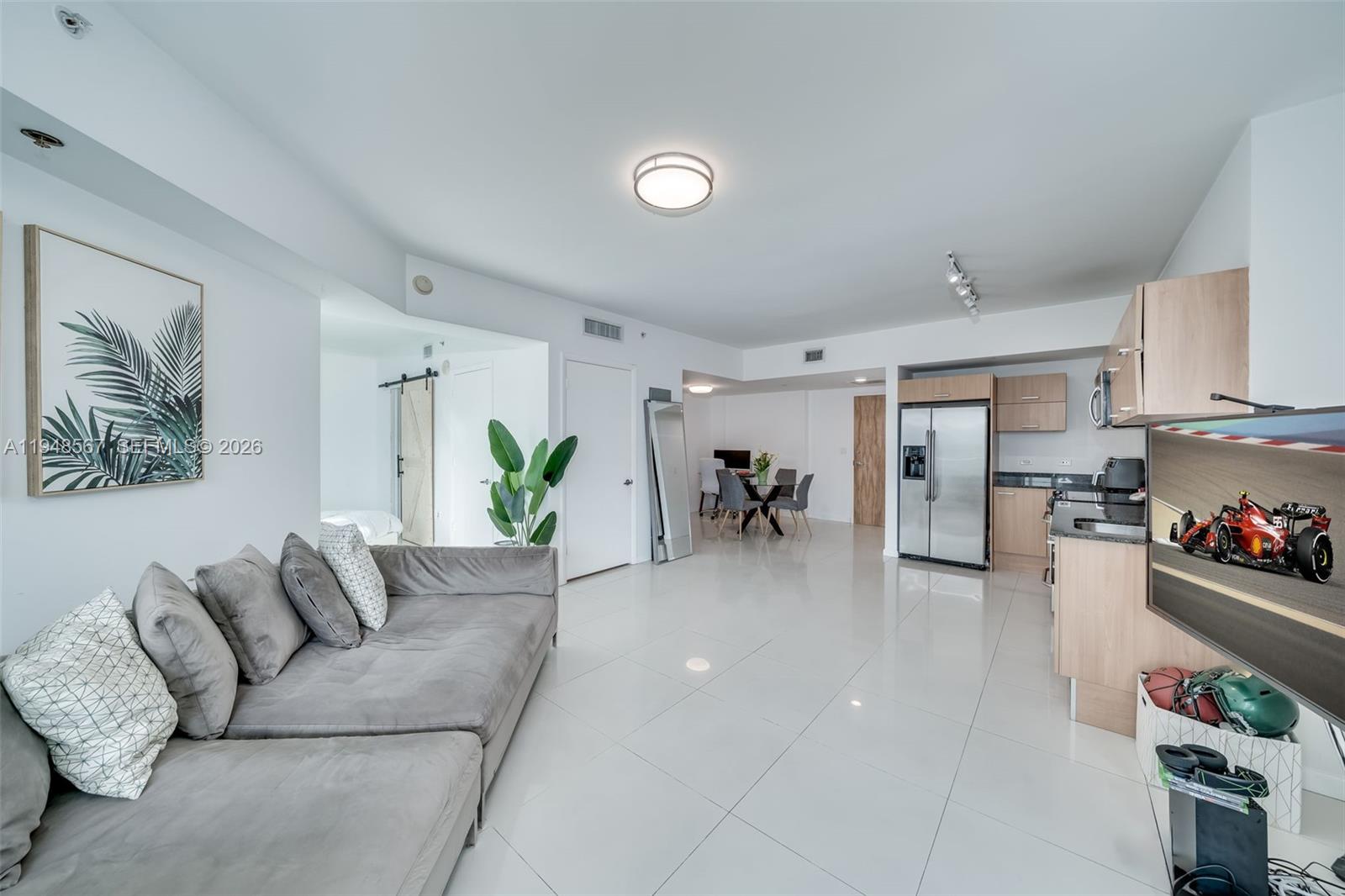 350 S Miami Ave #3408, Miami FL 33130