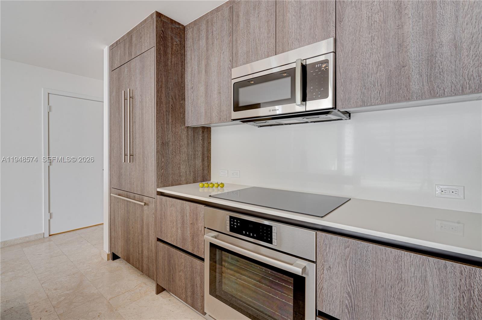 88 SW 7th St #1110, Miami FL 33130