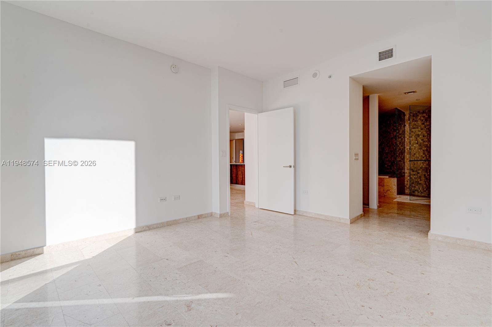 88 SW 7th St #1110, Miami FL 33130