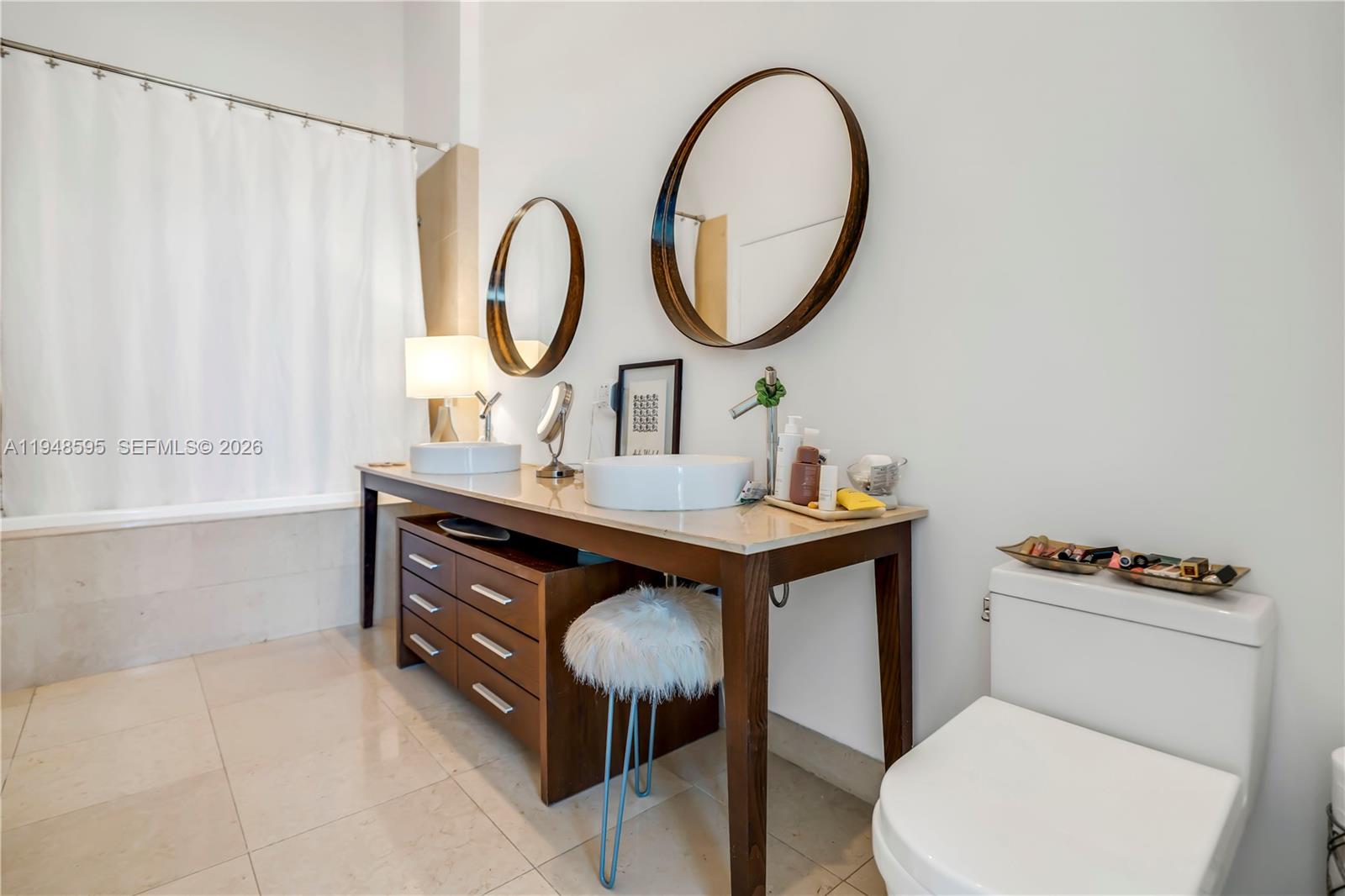465 Brickell Ave #4106, Miami FL 33131