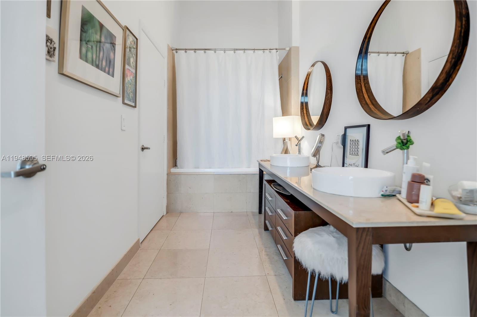 465 Brickell Ave #4106, Miami FL 33131