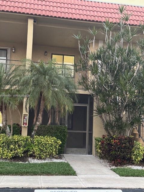 321 Lakeview Dr #105, Weston FL 33326