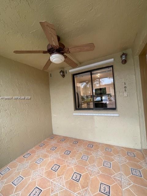 321 Lakeview Dr #105, Weston FL 33326