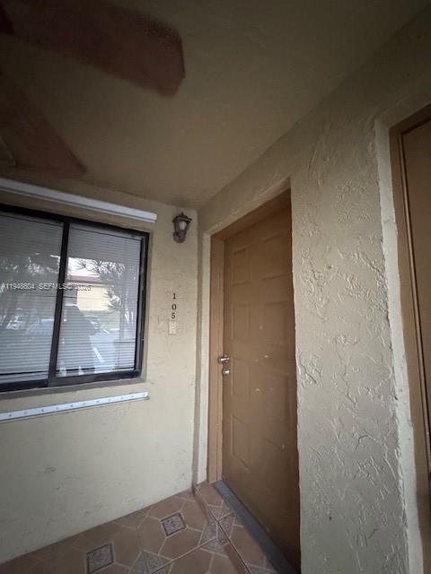 321 Lakeview Dr #105, Weston FL 33326