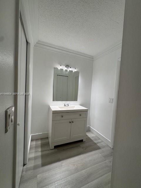 321 Lakeview Dr #105, Weston FL 33326