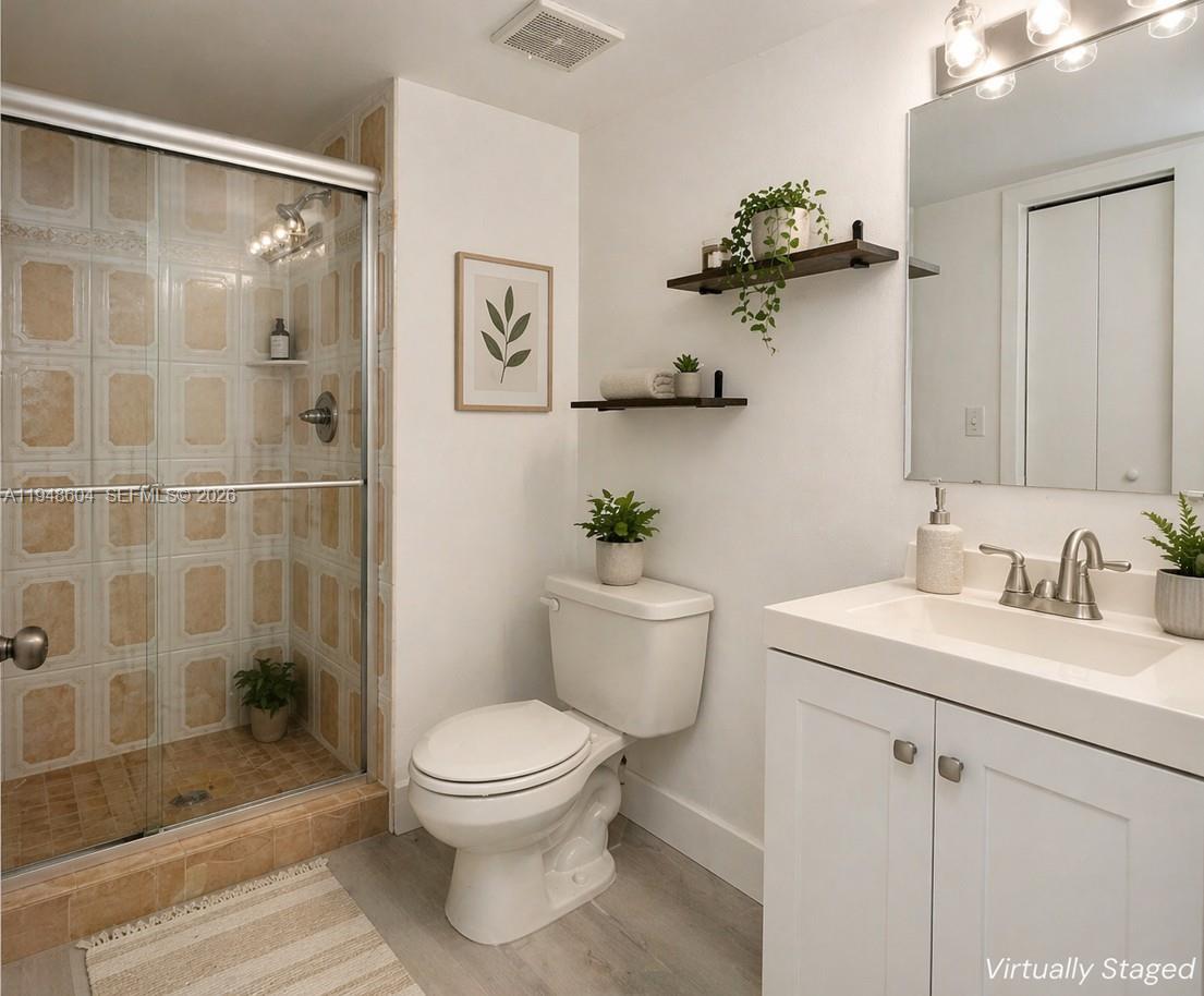 321 Lakeview Dr #105, Weston FL 33326
