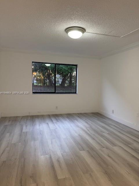 321 Lakeview Dr #105, Weston FL 33326