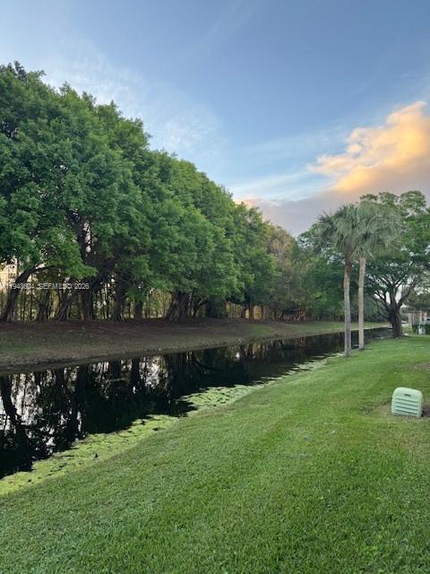 321 Lakeview Dr #105, Weston FL 33326