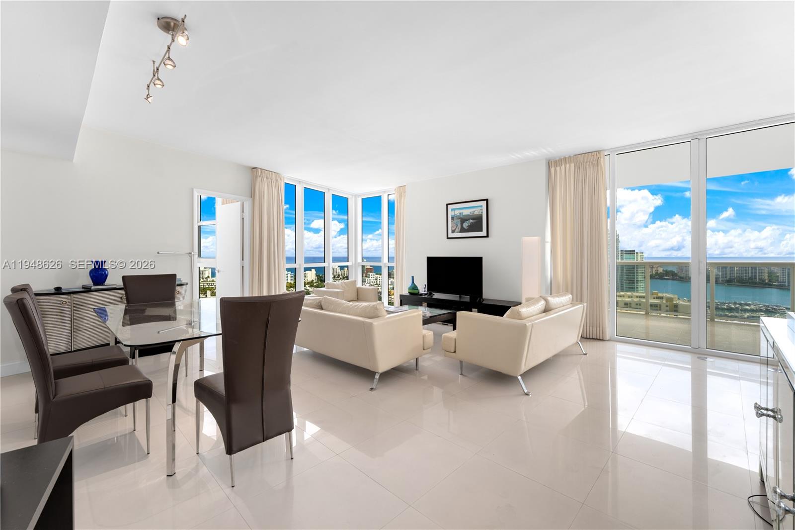 400 Alton Rd #2210, Miami Beach FL 33139