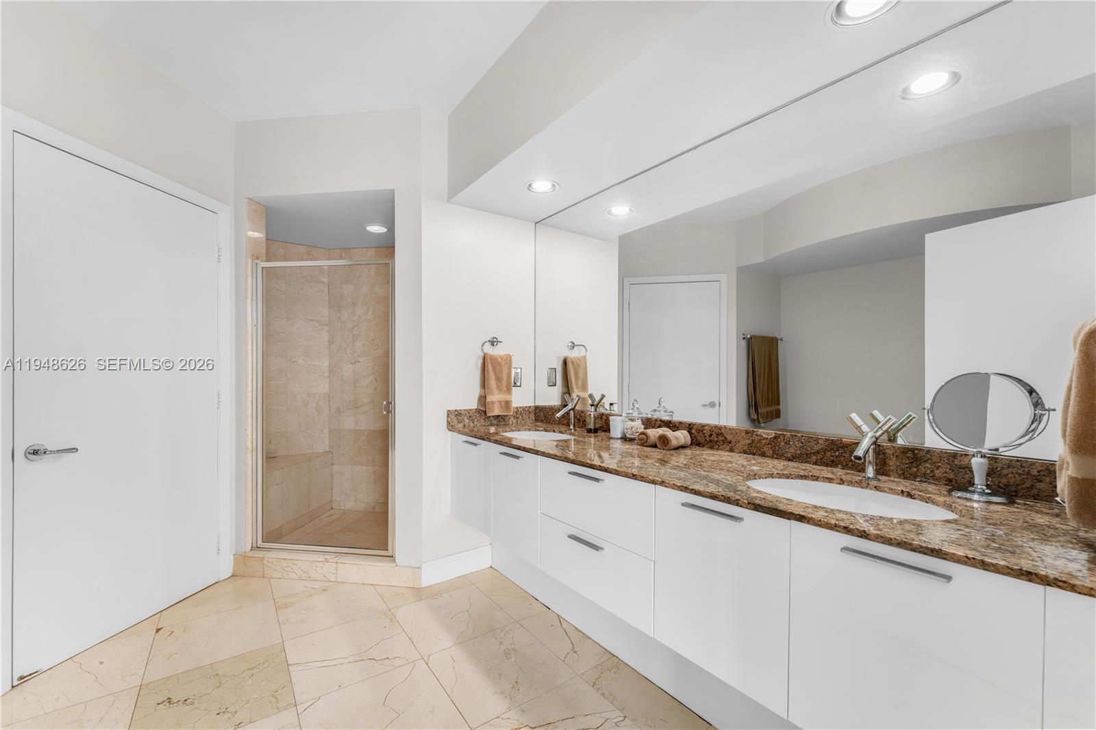400 Alton Rd #2210, Miami Beach FL 33139