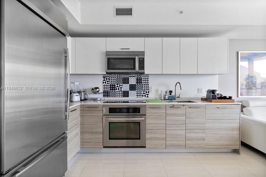 1300 Brickell Bay Dr #2803, Miami FL 33131