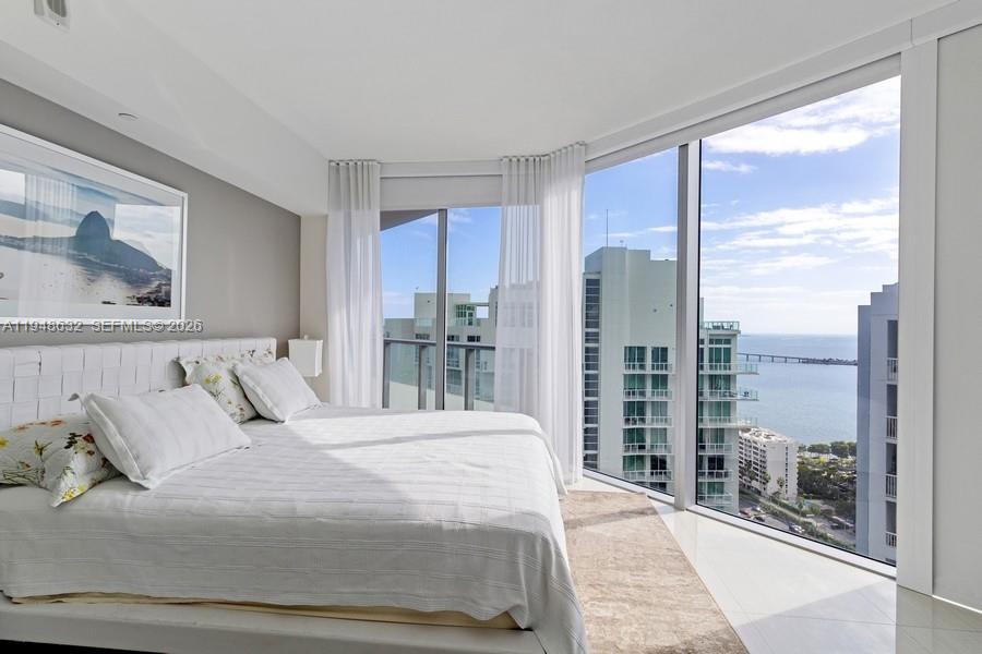 1300 Brickell Bay Dr #2803, Miami FL 33131
