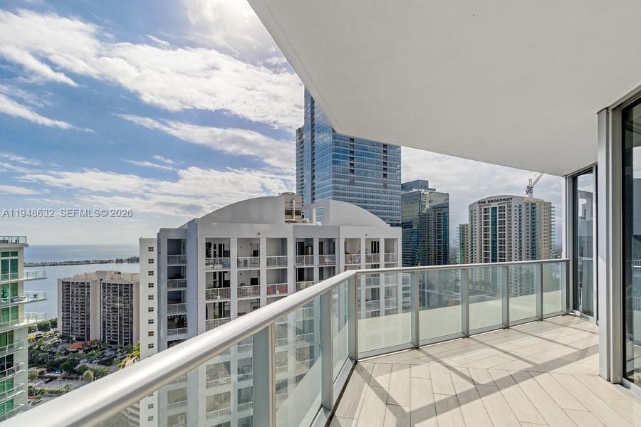 1300 Brickell Bay Dr #2803, Miami FL 33131