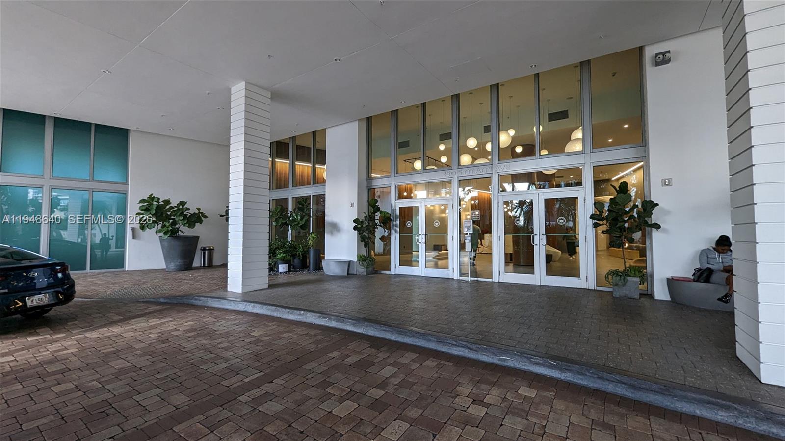 350 S Miami Ave #702, Miami FL 33130