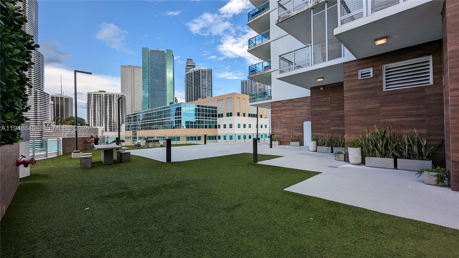 350 S Miami Ave #702, Miami FL 33130