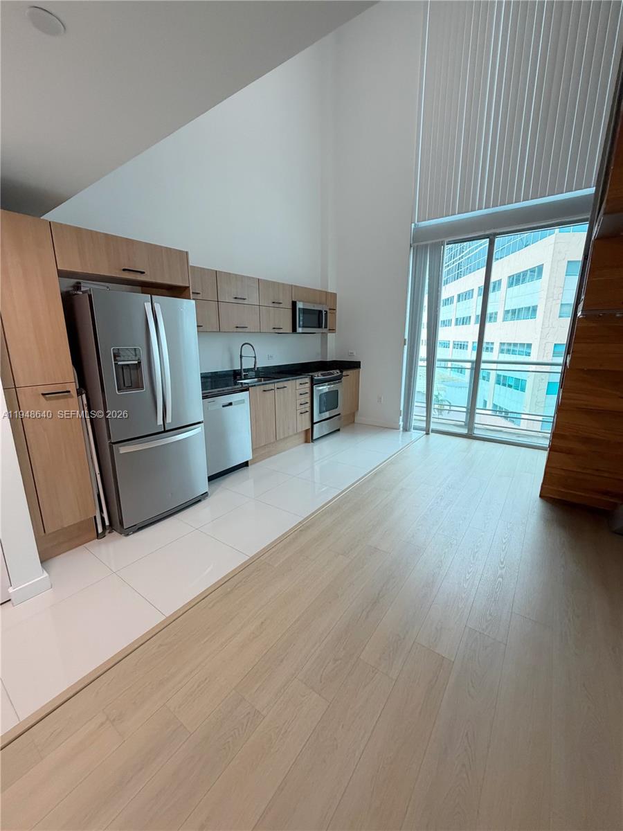 350 S Miami Ave #702, Miami FL 33130
